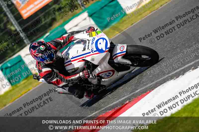 enduro digital images;event digital images;eventdigitalimages;mallory park;mallory park photographs;mallory park trackday;mallory park trackday photographs;no limits trackdays;peter wileman photography;racing digital images;trackday digital images;trackday photos